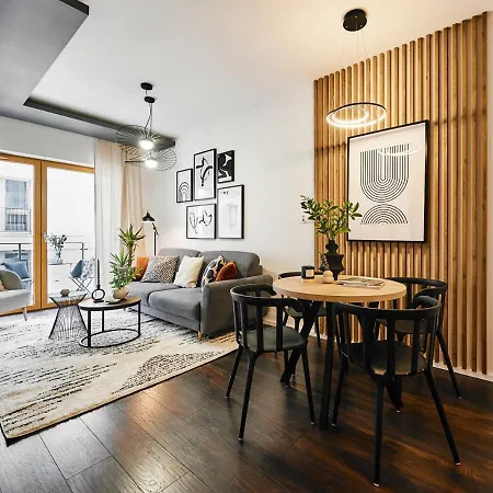 Main Station Art Apartment