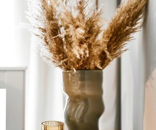 Apartment Main Station Art